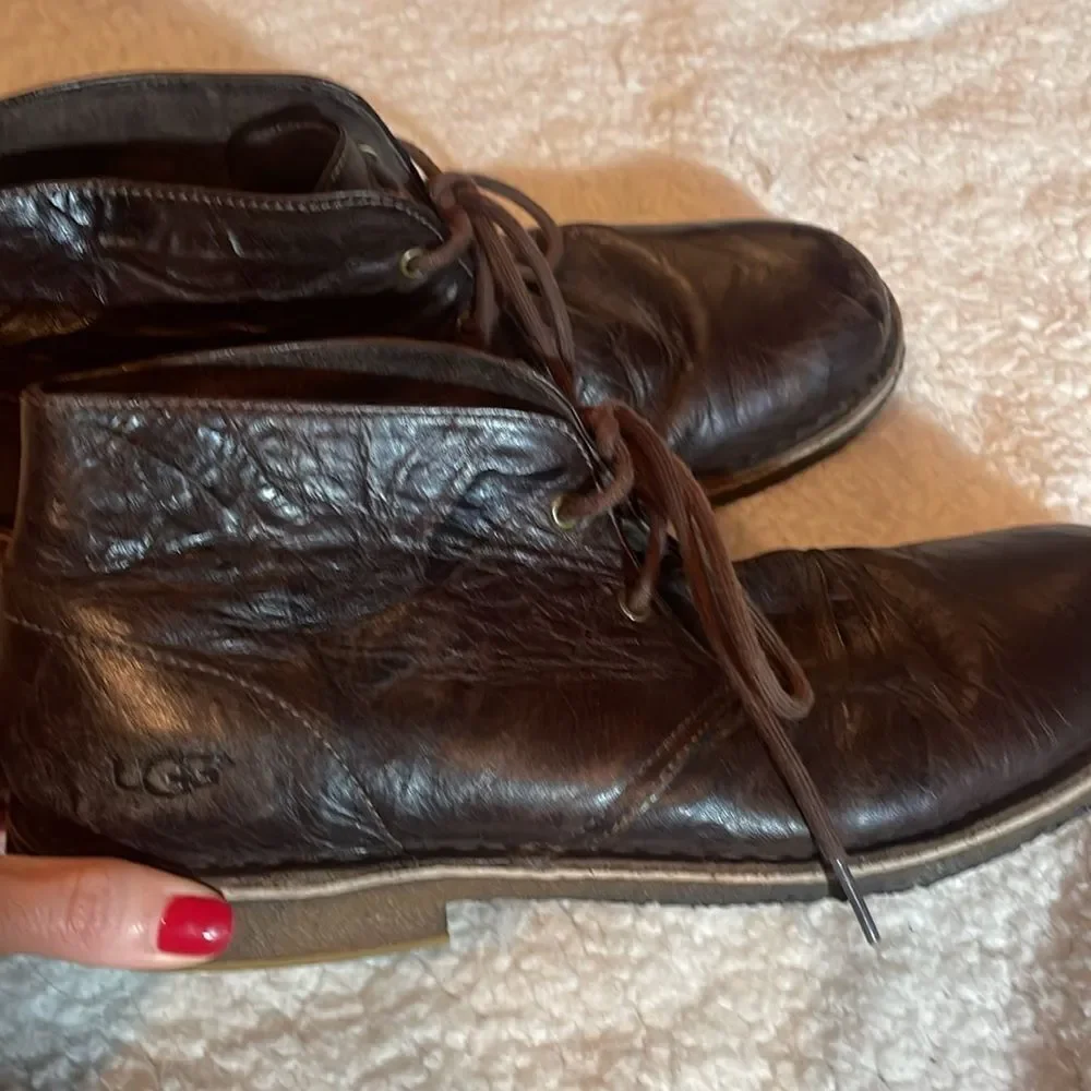 Ugg mens leather boots size 11